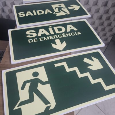 Placa de Sinalização em Goiânia – Placas Personalizadas, Profissionais e de Alta Durabilidade